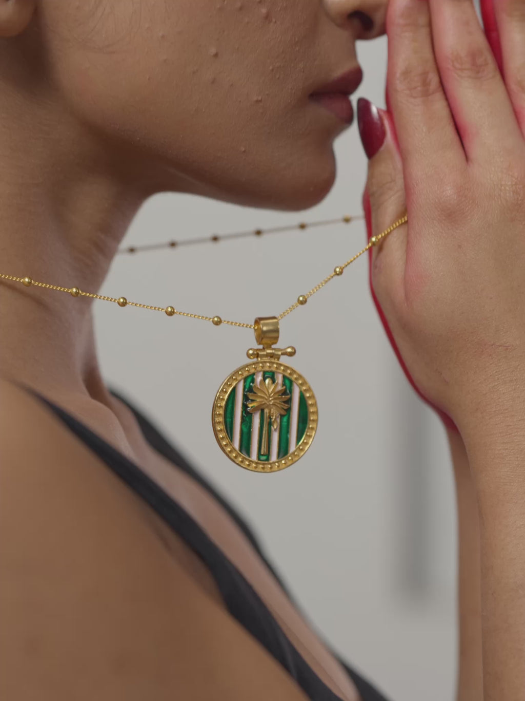 Striped Banana Plant Medallion